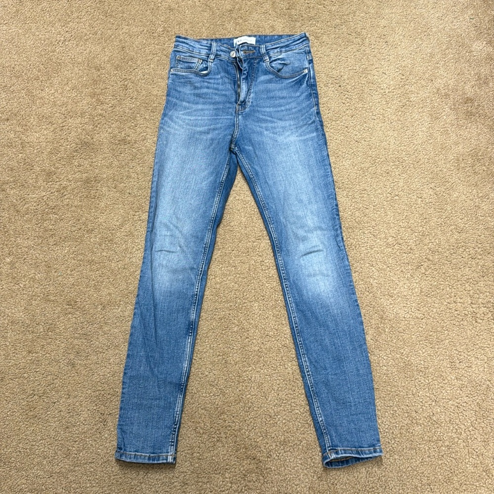 Zara women skinny jeans. Size 4